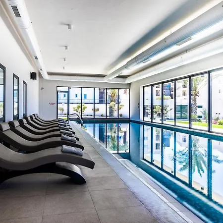Thalassa & Retreat 度假村 *